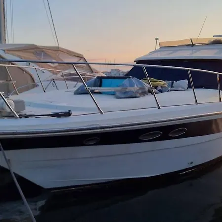 Bateau Moteur Tout Confort