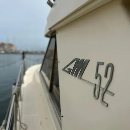 Botel Bateau Moteur Tout Confort