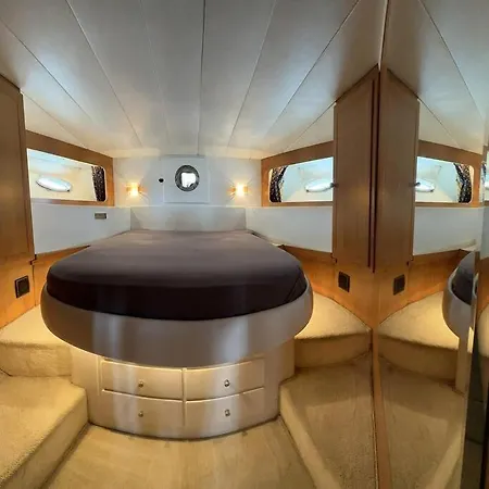 Bateau Moteur Tout Confort * Agde